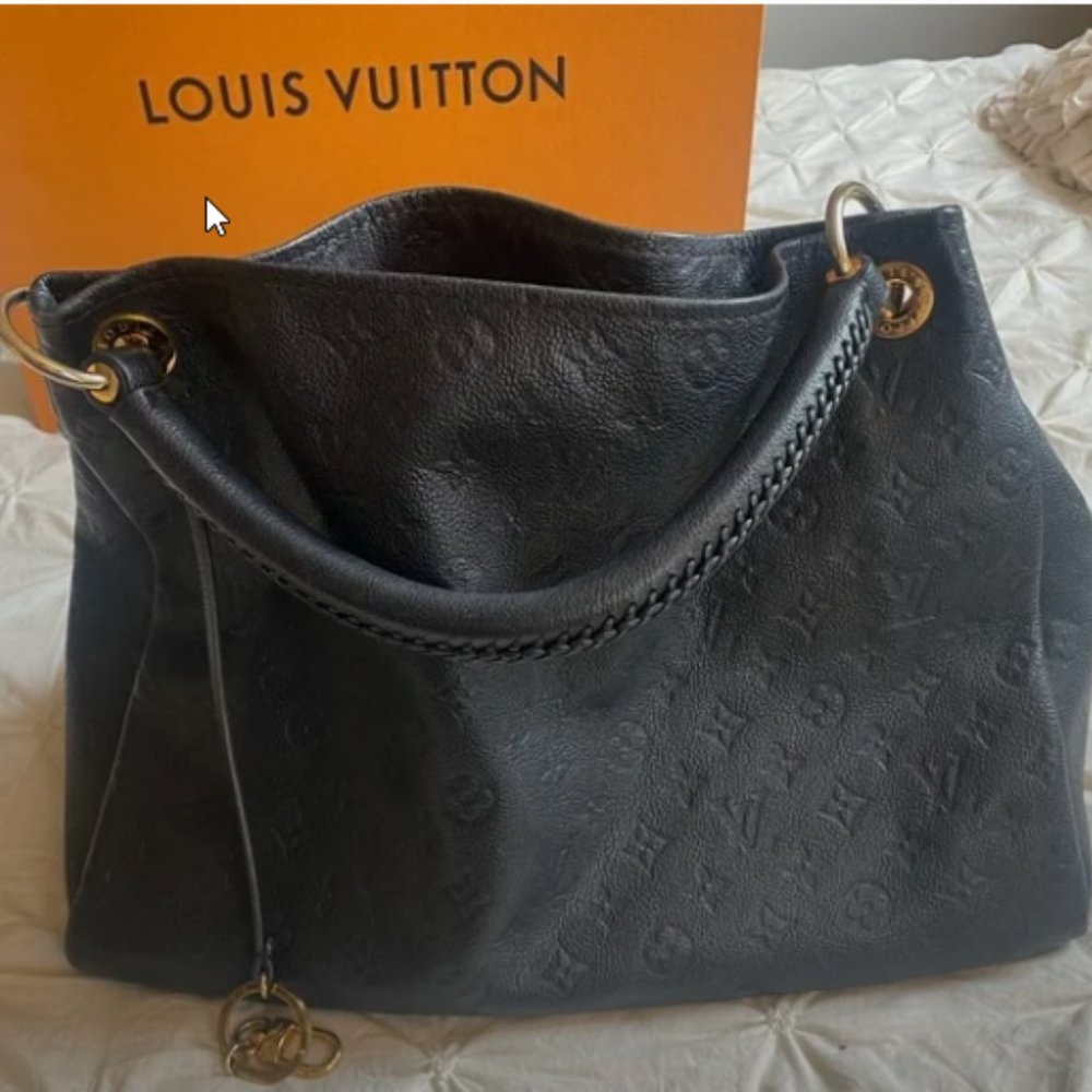 Black Artisty Louis Vuitton bag